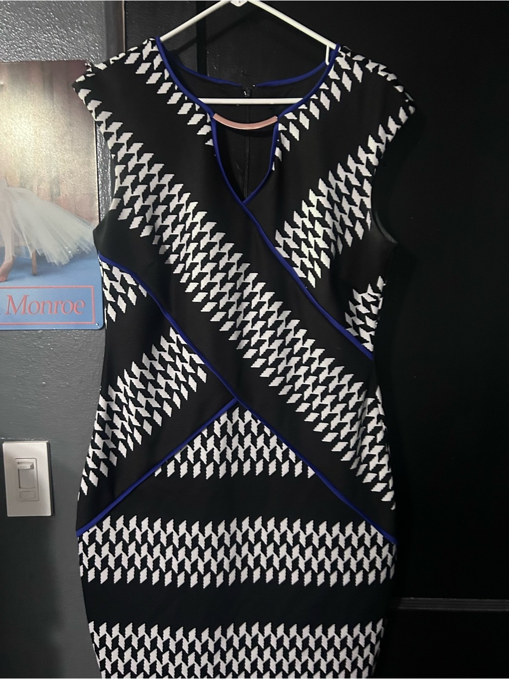 Sleeveless Black & White Geometric Midi Dress with Blue Trim - Picture 2 of 5